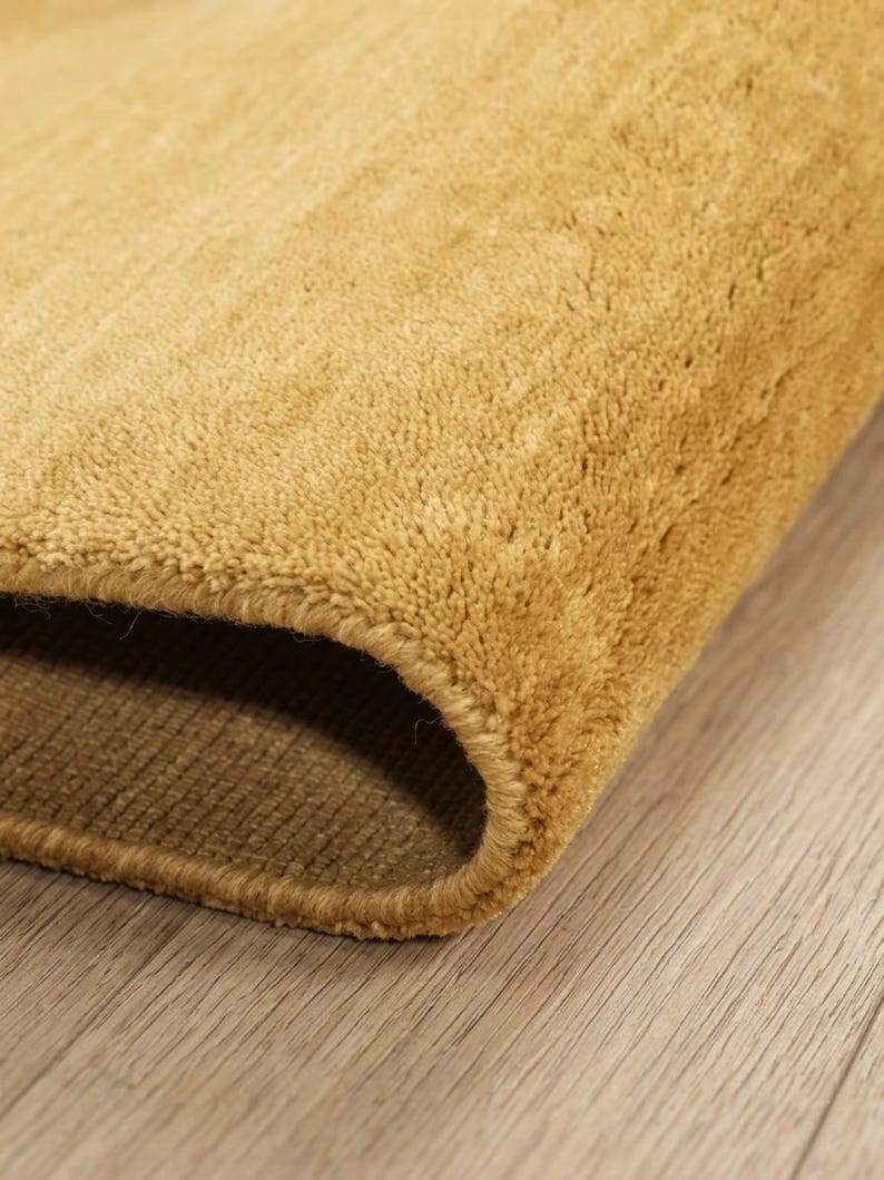 Senapsgula handvävda mattor, enfärgad ullmatta, minimalistisk modern matta, skandinavisk vardagsrumsmatta, handgjord lyxmatta bild 4