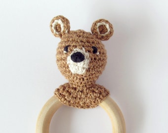 Crochet Bear Rattle Grasping Toy, Newborn Gift, Stuffed Animal, Amigurumi Baby Toy, Wooden Ring Teether, Gift for Baby Boy und Girl