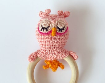 Owl Rattle Grasping Toy, Newborn Gift, Stuffed Animal, knit Baby Toy, Wooden Ring Teether, Gift for Baby Girl