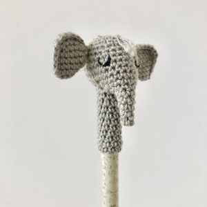 ゾウの鉛筆、新聞紙から作られたペン付きの手作りトッパー、動物愛好家向け