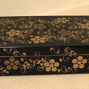 Vintage Metropolitan Museum of Art Black Lacquered Large Trinket Jewelry Box