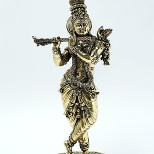 23 cm superfin mässingsstaty av Lord Krishna som spelar flöjt
