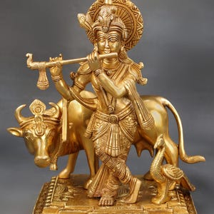 10" mässingsinstrument Lord Krishna spelar flöjt med ko och påfågel