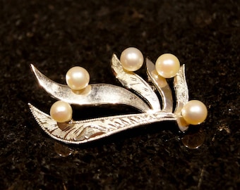 Cultured Pearl Sterling Brooch Pin