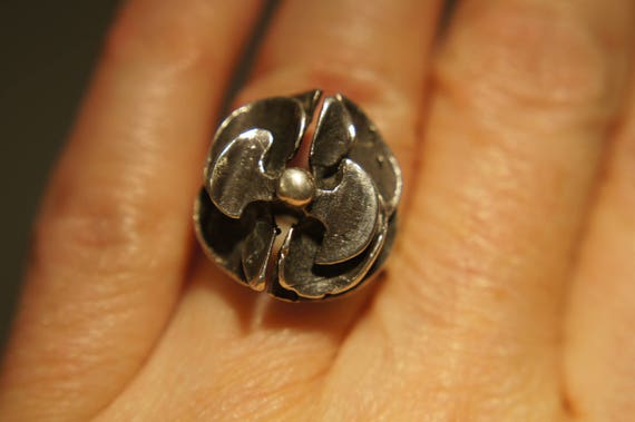 Modernist Silver Flower Ring - image 1
