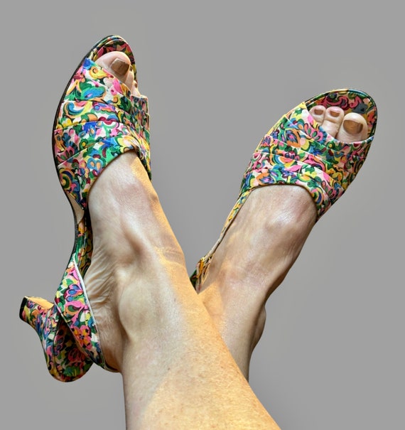 1960’s Floral Heels with Matching Clutch Purse - image 6