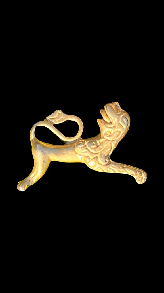 MMA Gold Lion Foo Dog Brooch Pin - image 1