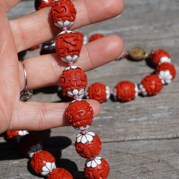 40's Carved Chinese Cinnabar Beaded Necklace - image 5