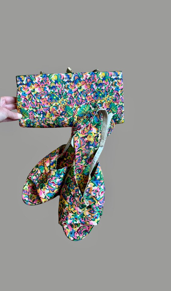 1960’s Floral Heels with Matching Clutch Purse - image 2