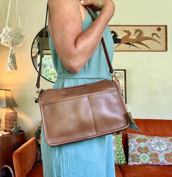 バッグ Vintage Coach Saddle Bag Tan Old Model COACH Vintage 9134 Large Tan Leather Hippie Flap Saddle