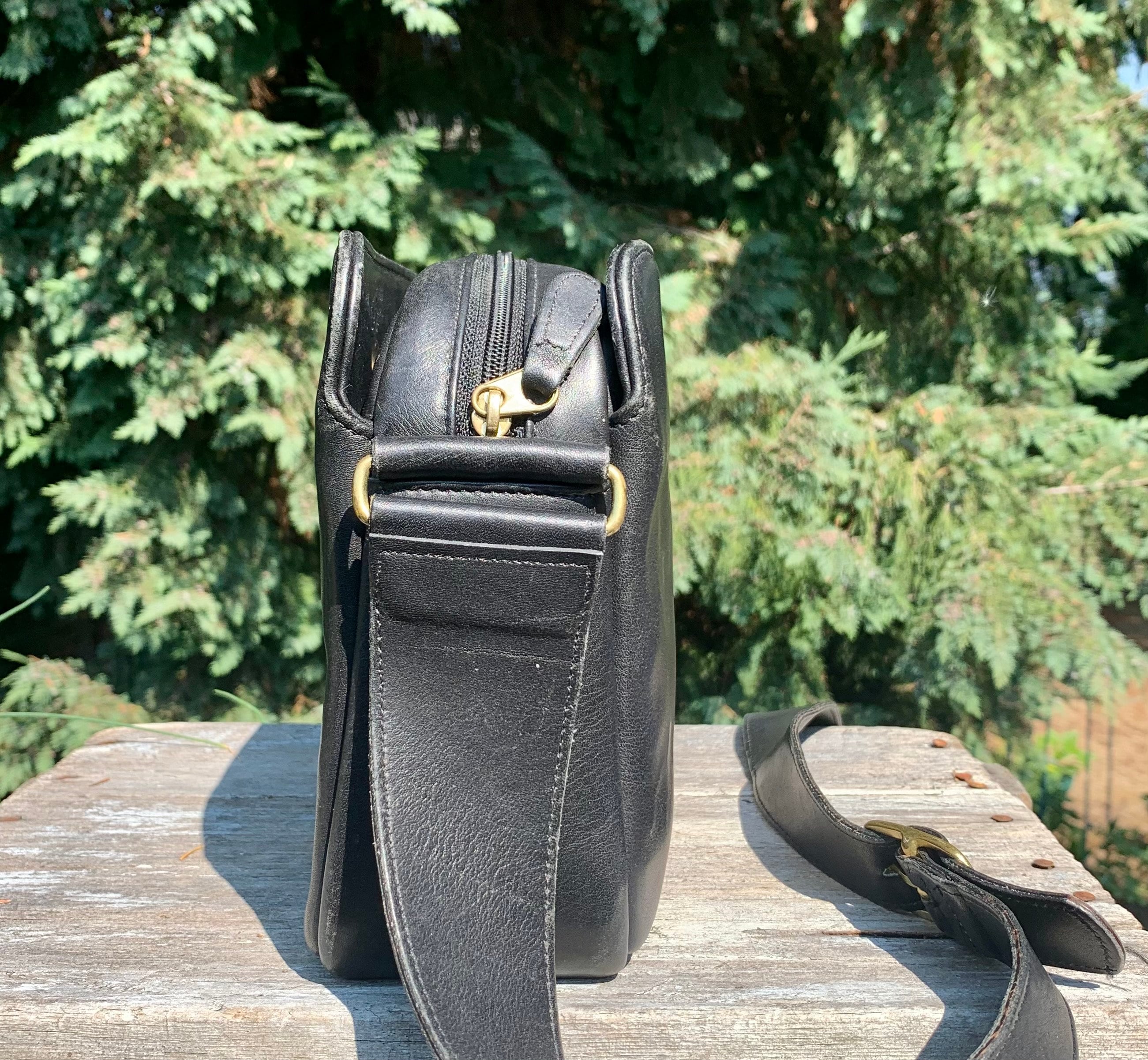 Vintage Coach Promenade Black Leather 3 Pocket Camera Bag -  in 2023