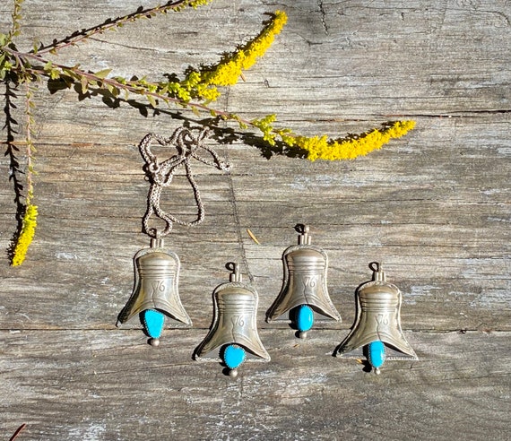 Historical 1776 Vintage Native American Navajo Turquoise Corals Silver Liberty Bell Necklace Historical 1776 Vintage Native American Navajo Turquoise Corals Silver Liberty Bell Necklace