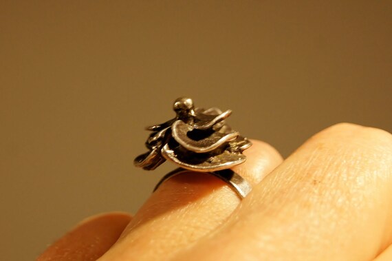 Modernist Silver Flower Ring - image 3