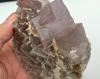 Ejemplar de fluorita fantasma púrpura: mineral de Baluchistán, Pakistán (560 gramos)