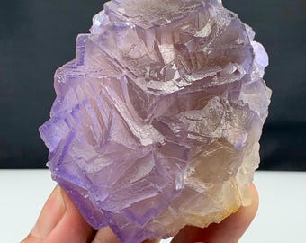 Ejemplar de fluorita fantasma púrpura, Baluchistán, Pakistán (371 gramos)