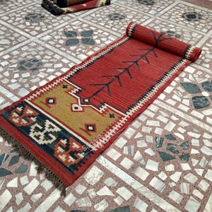 Handwoven Wool Jute Kilim Runner Rug: Traditional Indian Geometric Design