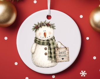 Adorno de cerámica con letrero de muñeco de nieve "La mejor mamá" / Regalo para mamá, etiqueta para calcetín navideño, decoración para el árbol, recuerdo