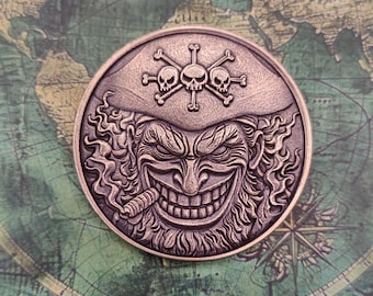 One Piece Coin in brass 40 mm, laser engraved – Marshall D. Teach /Blackbeard with back, game token, custom made possible, Challenge Coin