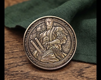 One Piece Coin in brass 40 mm, laser engraved – Roronoa Zoro game token/collectible coin for TCG, Challenge Coin