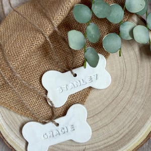 Enfeite de pata de argila personalizado para pendurar - Lembrança personalizada para filhote, cachorro, amigo, família, aniversário, presente
