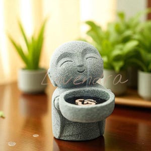 Modern Candle Holder: Minimalist Tabletop Candlestick Centerpiece