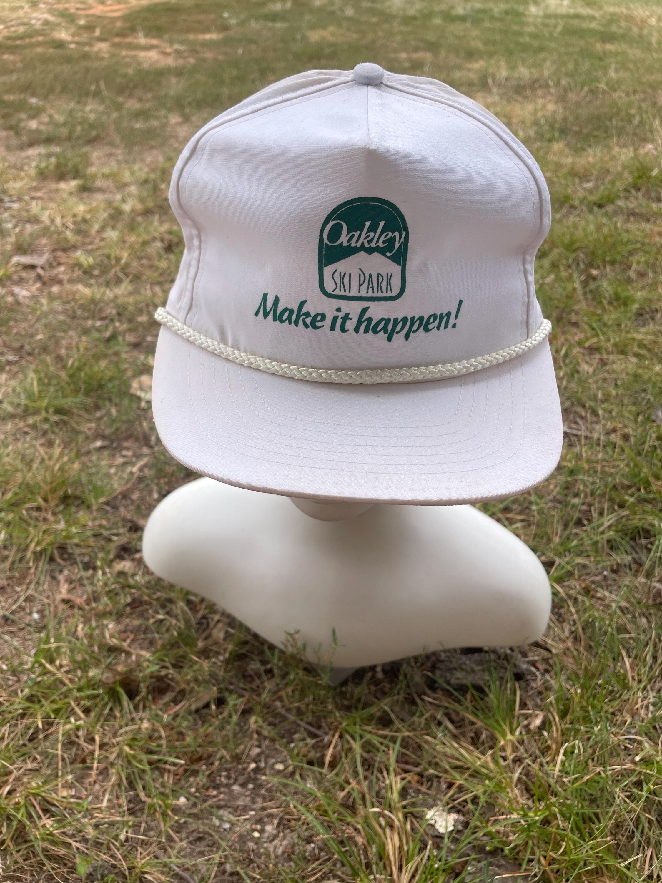 Oakley Vintage Cap - Etsy