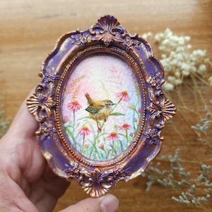 Mini scricciolo dipinto ad acquerello con cornice, arte originale dipinta a mano di uccello, piccola decorazione da parete, dipinto di fiori selvatici con cornice