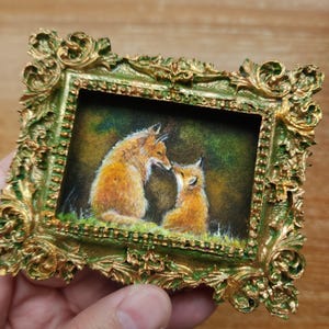 VOLPE Amore materno INCORNICIATO, Mini dipinto originale di Volpe, Piccola opera d'arte murale, Opera d'arte ispirata alla natura, Arte in miniatura per casa delle bambole