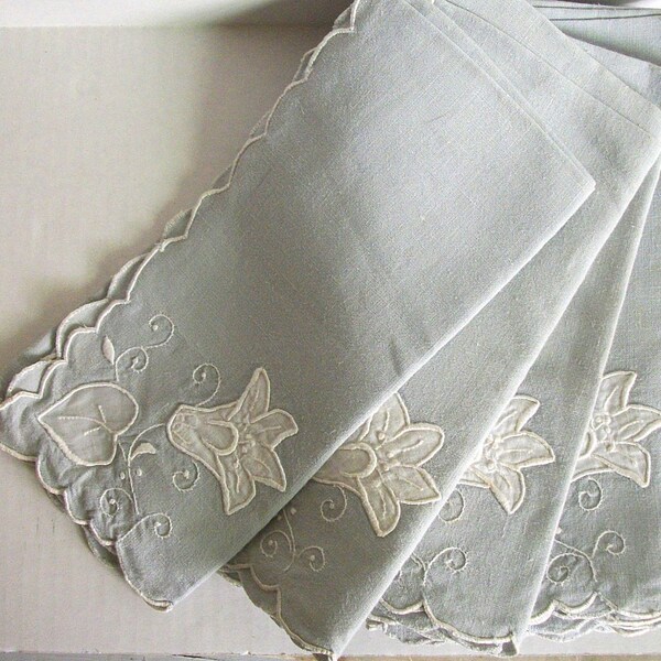 A Set Vintage Linen Table Napkins