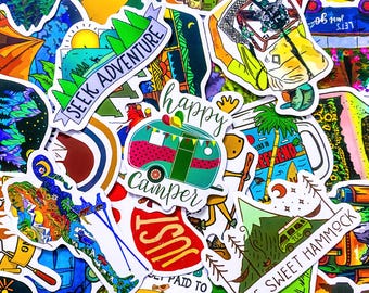 Pak met 50 kampeerstickers, stickers voor outdooravontuur, natuurreissticker, sticker wandelen bos, waterdichte sticker voor buitenliefhebbers