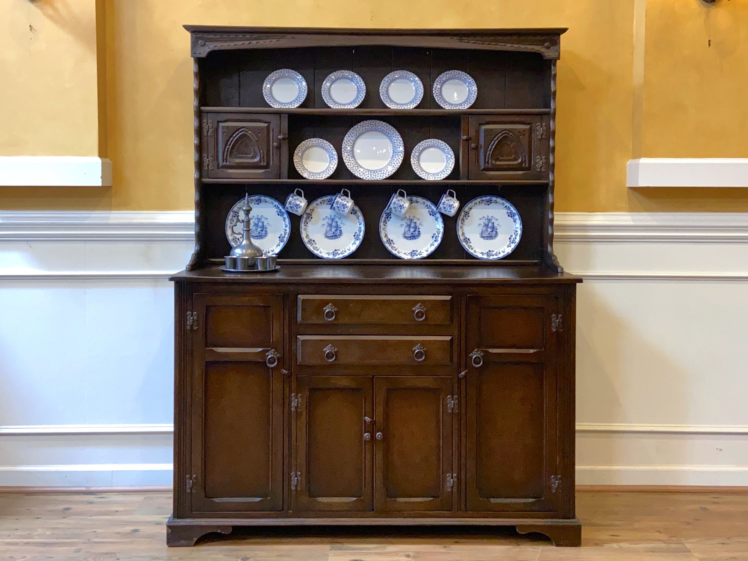 Dark oak welsh dresser online
