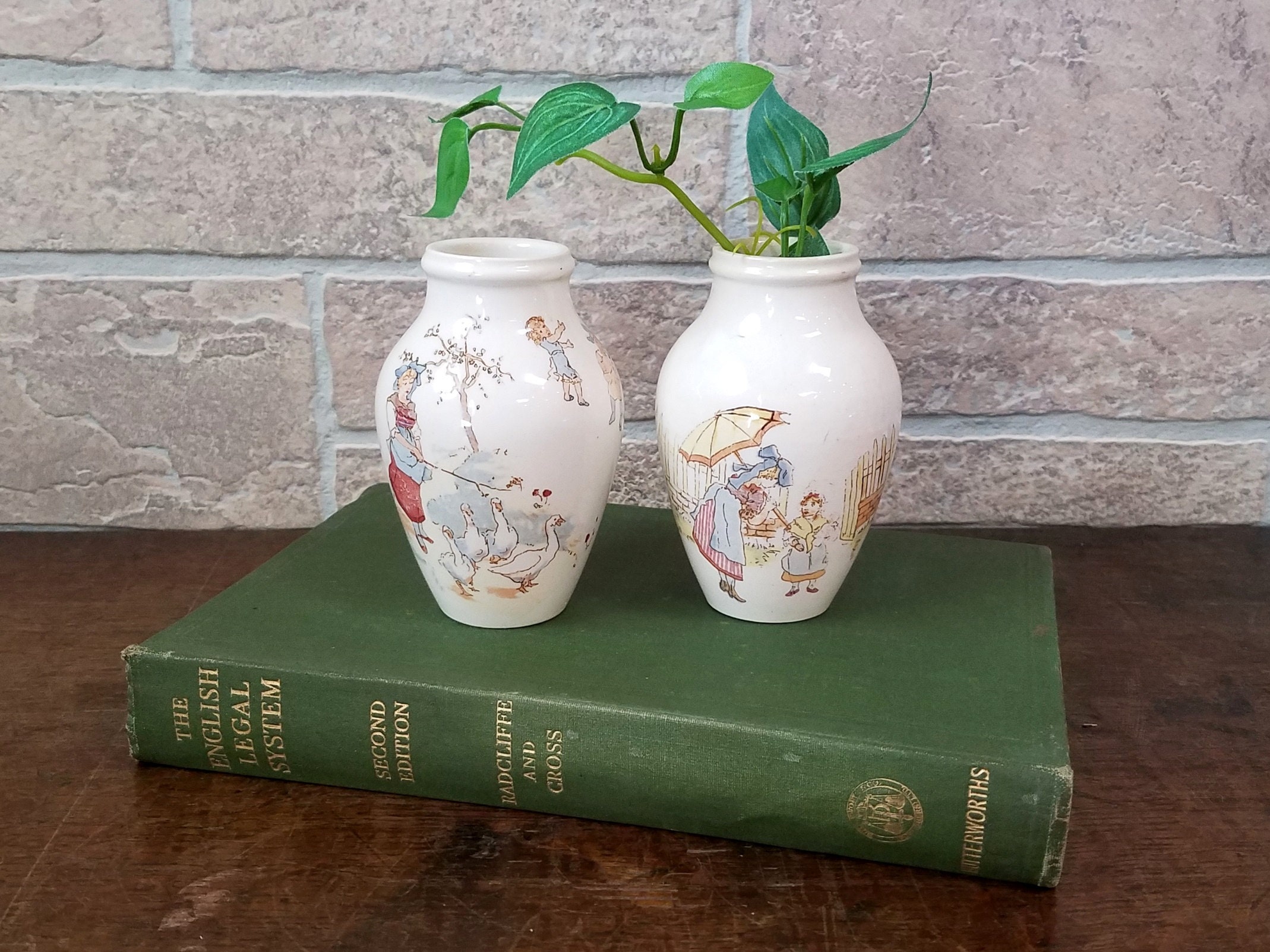 花瓶・フラワースタンド The – 1920s Flowers, Hand-painted with Vase Fluted Czechoslovakian Vase Pottery Art French Vintage 花瓶・フラワースタンド