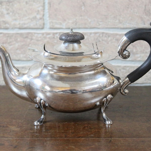 Antique Sterling Silver Teapot, Mappin & Webb, Birmingham, England 1922.