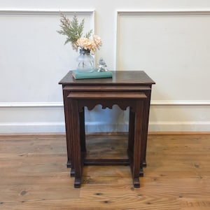 Antique Early 20th Century English Oak Set of 3 Nesting Tables