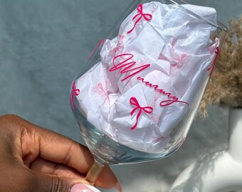 Personalised Mummy Wine Glass with Pink Bow Design | Custom Name Mum Gift | Mother’s Day Gift | Birthday Gift for Mum | Cute Bow Glass