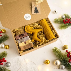 Christmas Spa Gift Box for Her, Beeswax Candle & Natural Soap Set, Relaxation Gift, Holiday Self Care Box, Handmade Gift for Women