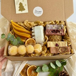 Handmade Christmas Gift Box: Beeswax Candle & Natural Soap Set