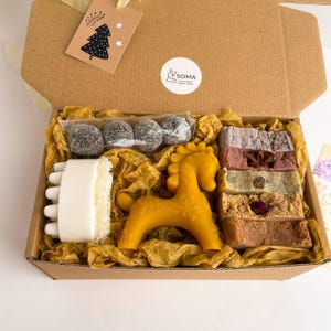 Luxe spa geschenkdoos, lavendel, natuurlijke zepen zijde en honing, bijenwaskaars, handgemaakte ontspanningsset, jubileumcadeau voor haar