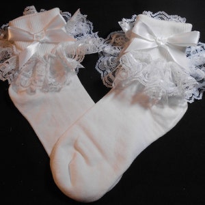 Lacy Socks with Wide Lace / Wide Ribbon