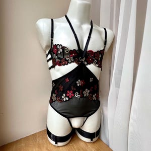 Uomo Sissy Pizzo Intimo Lingerie Trasparente Intimo Reggiseno Bralette Bra Top Pizzo Reggiseno Camicia da Notte Clubwear Gogo Reggiseno da Uomo Fiocco Pizzo Intimo Uomo Pigiama Bikini, R bianco., XXL