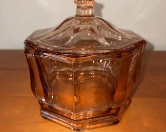 "VTG Pink ""Concord"" Indiana Glas achteckig Covered Candy Dish."