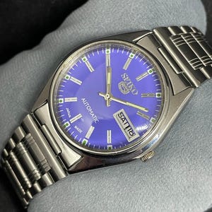Classic Vintage Refurbished Seiko 5 Automatic Day/Date Men&#39;s Wrist Watch