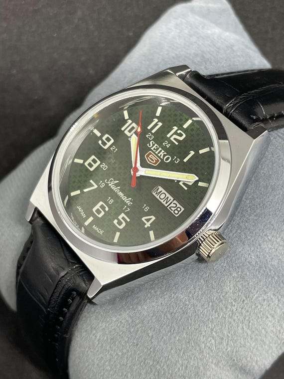 Seiko 5 Vintage Automatic Day/Date – Fully Refurbished