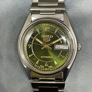 Classic Vintage Refurbished Seiko 5 Automatic Day/Date Men&#39;s Wrist Watch