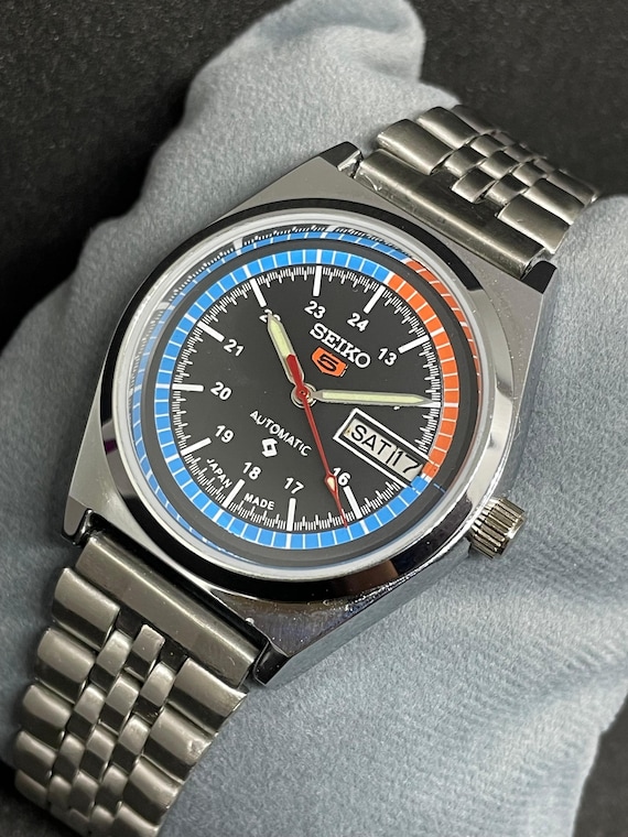 Vintage Refurbished Seiko 5 Automatic Day/Date Men's Wrist Watch