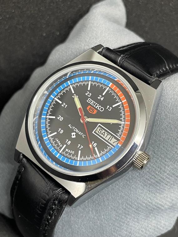 Vintage Refurbished Seiko 5 Automatic Day/Date Men's Wrist Watch