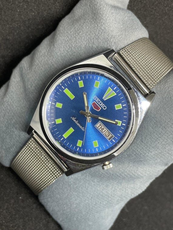 Vintage Refurbished Seiko 5 Automatic Day/Date Men's Wrist Watch