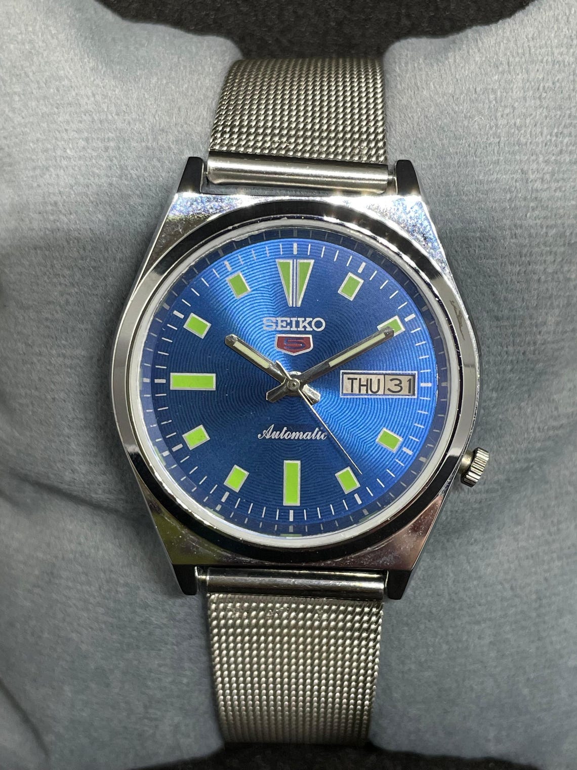 Vintage Refurbished Seiko 5 Automatic Day/Date Men's Wrist Watch, foto 3 di 5
