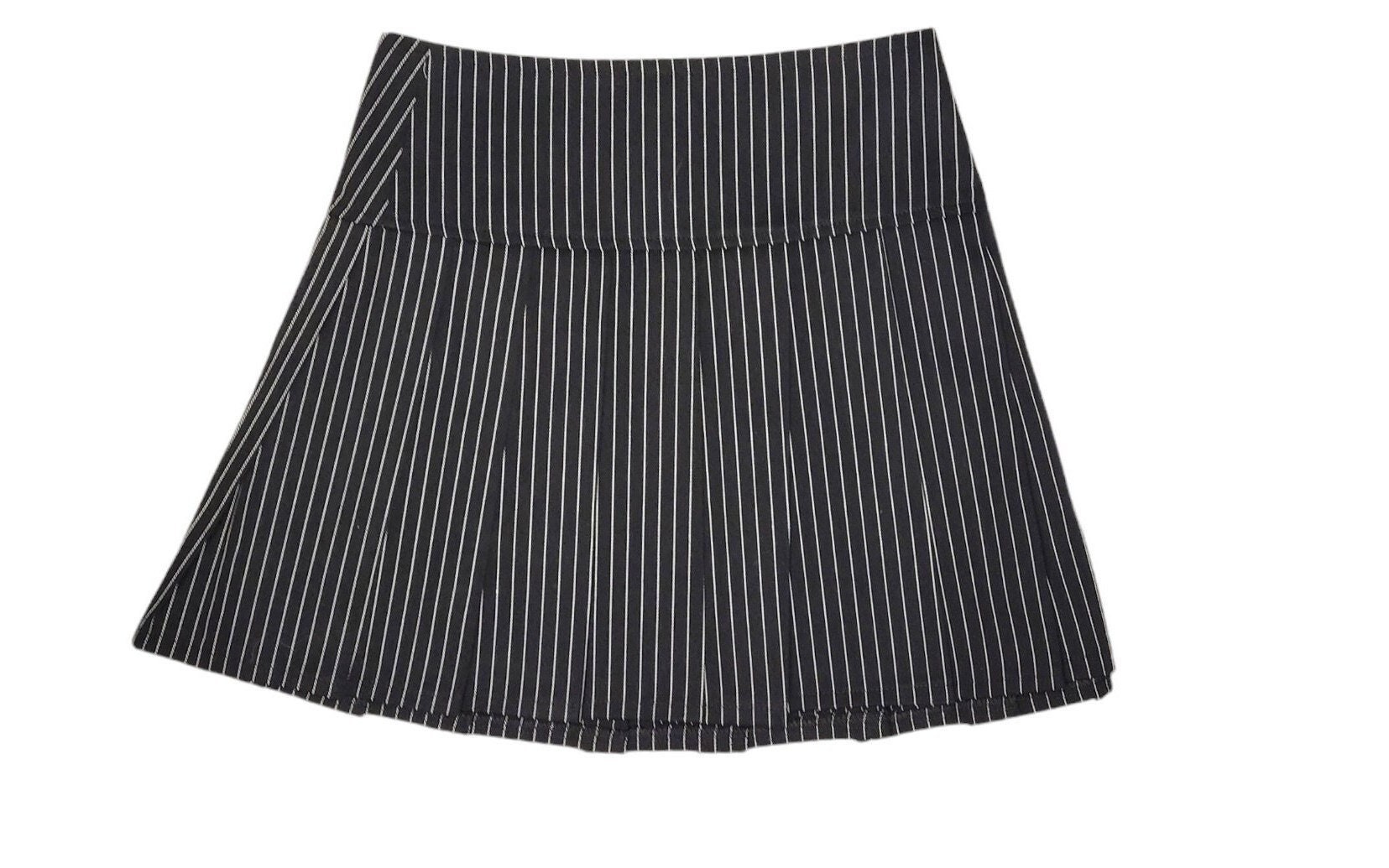 Black and white striped tennis skirt hotsell