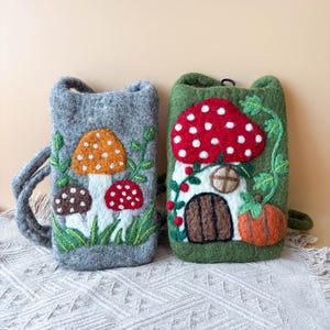 Crossbody Bag, Handmade Felt Finished Birthday Gift, Whimsical Cartoon Mushroom Pattern, Lightweight Eco-Friendly Daily Purse, Birthday Gift
